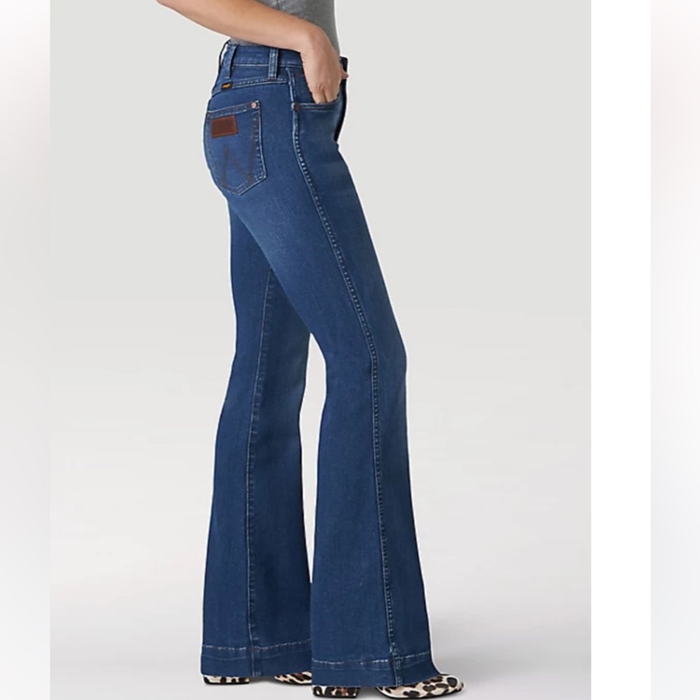 Wrangler High Rise Trouser Boot - Picture 2 of 10